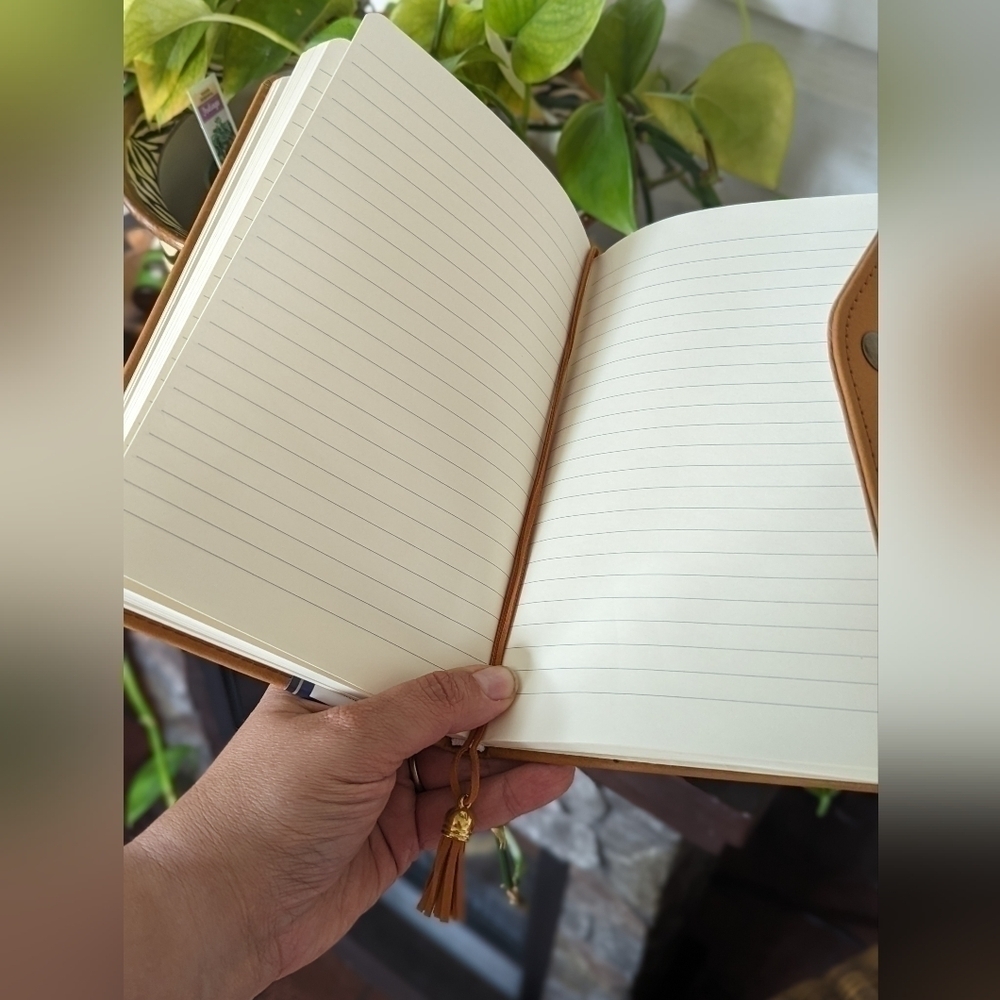 Notebook - Picture 4 of 12